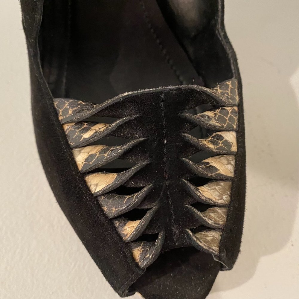 BCBG Generation Black Peep Toe Print Heel Size 9.5 - Picture 3 of 6